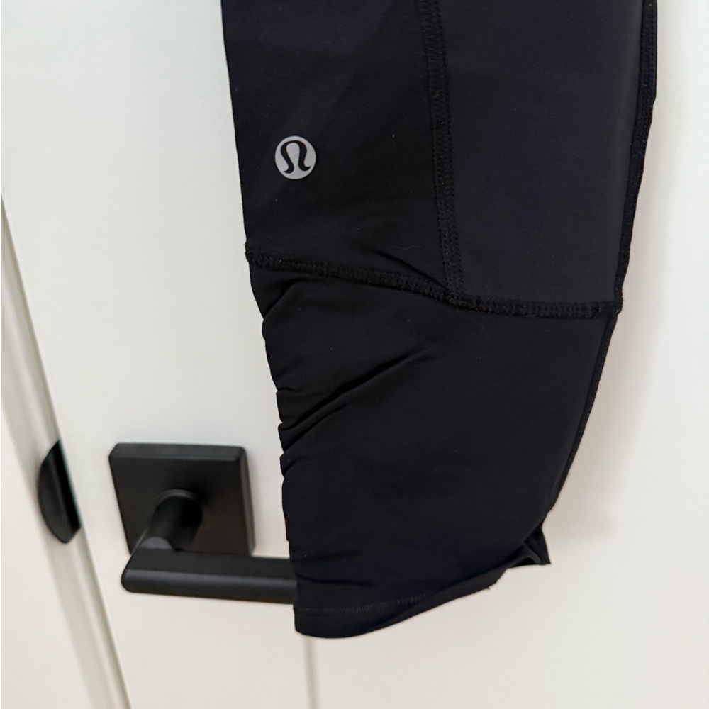 Lululemon cropped tights size 6